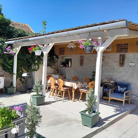 Edina Vintage Vendégház Mosonmagyaróvár Exterior foto