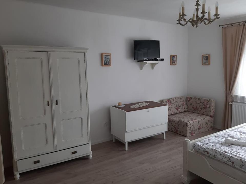 Edina Vintage Vendégház Mosonmagyaróvár Exterior foto