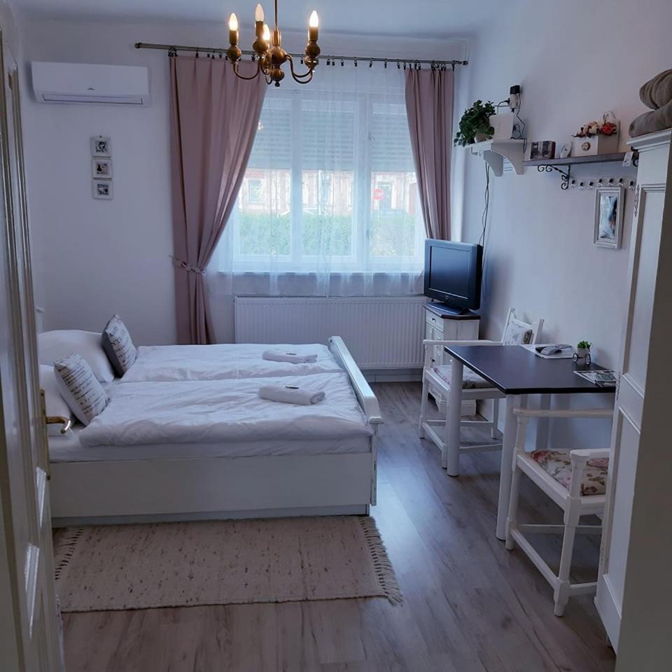 Edina Vintage Vendégház Mosonmagyaróvár Exterior foto